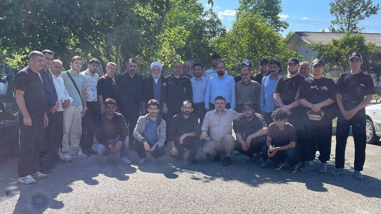 کاروان پیاده آستاراییها راهی مرقد امام راحل شدند کاروان پیاده آستاراییها راهی مرقد امام راحل شدند