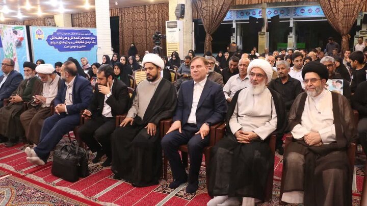 خانوادههای ۳۶ شهید جنگ رمضان استان بوشهر تکریم شدند