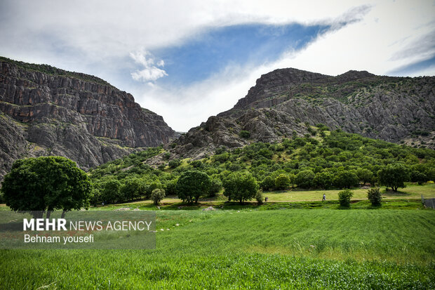 آبشار ازنادر و دره اسپر شهرستان دورود لرستان
