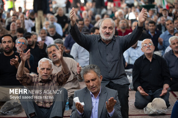 مراسم یادبود خانواده امام شهید و رهبرانقلاب
