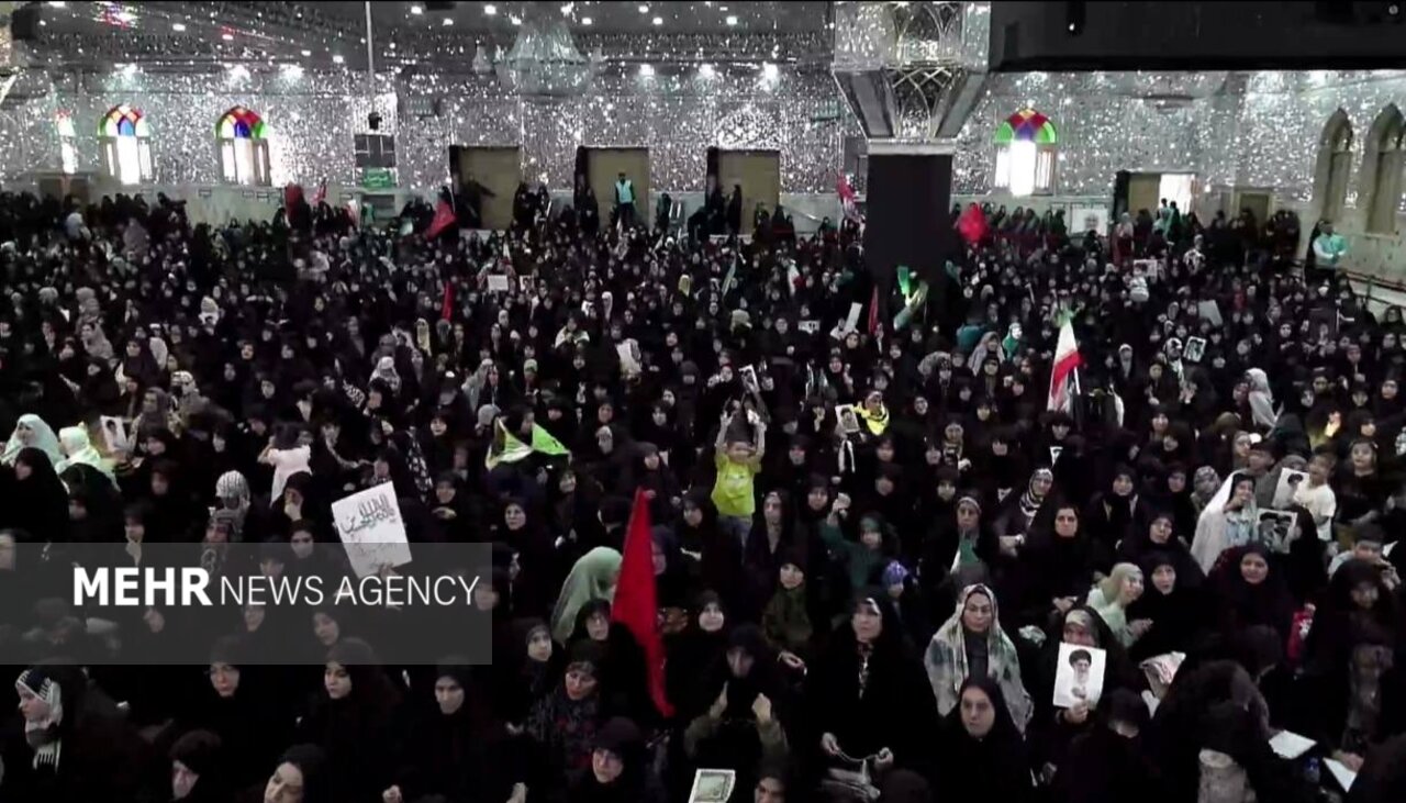 ڕێوڕەسمی پرسە و یادی شەهیدانی بنەماڵی ڕێبەری ئێران بەڕێوەچوو