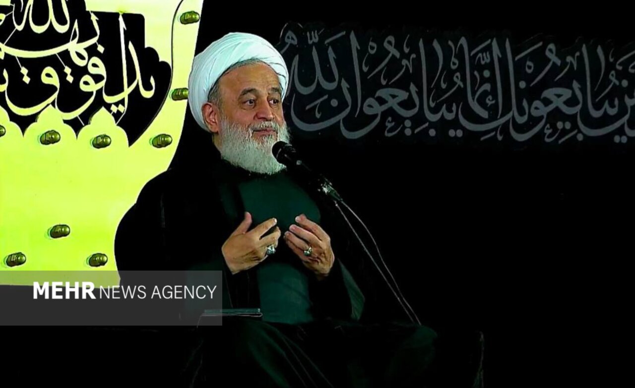 پناهیان: اشک‌ها برای امام شهید متوقف نمی‌شود / هنوز عزاداری نکرده‌ایم