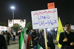 شکست گرما و شرجی در برابر اراده مردم؛ خیابان در هرمزگان خالی نمی‌شود