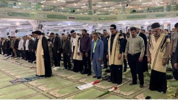 برپایی نماز استغاثه در مصلی امام خمینی(ره) شهرکرد