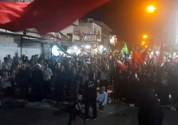 اجتماع شبانه مردم خورموج در دفاع از انقلاب و رهبری