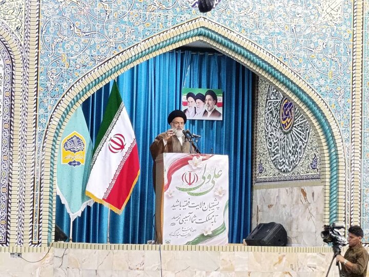 آیت الله حسینی: غدیر، محور عزت امت اسلامی و مقابله با استکبار است