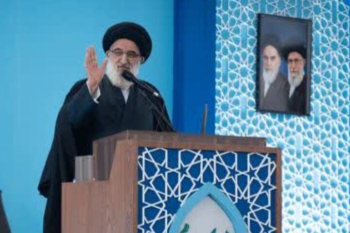 انسجام ملی و اقتدار دفاعی پشتوانه امنیت و پیشرفت کشور است انسجام ملی و اقتدار دفاعی پشتوانه امنیت و پیشرفت کشور است