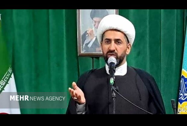 هدف دشمن از تضعیف خانواده متلاشی کردن جامعه است