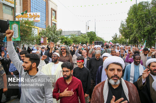 تشییع شهیده سراجی نژاد از شهدای جنگ رمضان قم
