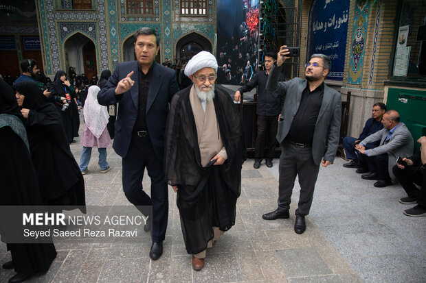 دومین روز از مراسم یادبود خانواده امام شهید و رهبر معظم انقلاب اسلامی