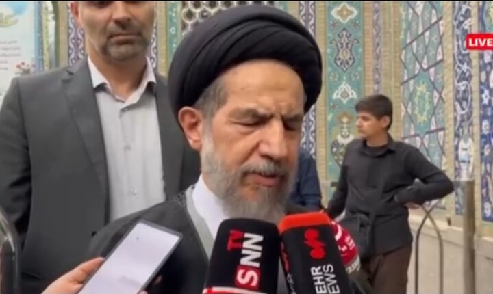 ابوترابی‌فرد: رهبر شهید نماد تواصی به حق و صبر بود