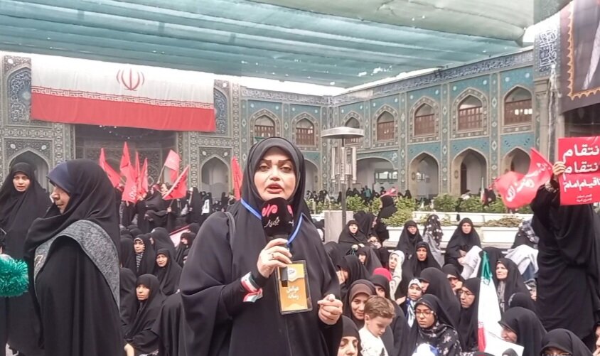 مراسم یادبود شهدای خانواده امام شهید در قبله تهران در حال برگزاری است