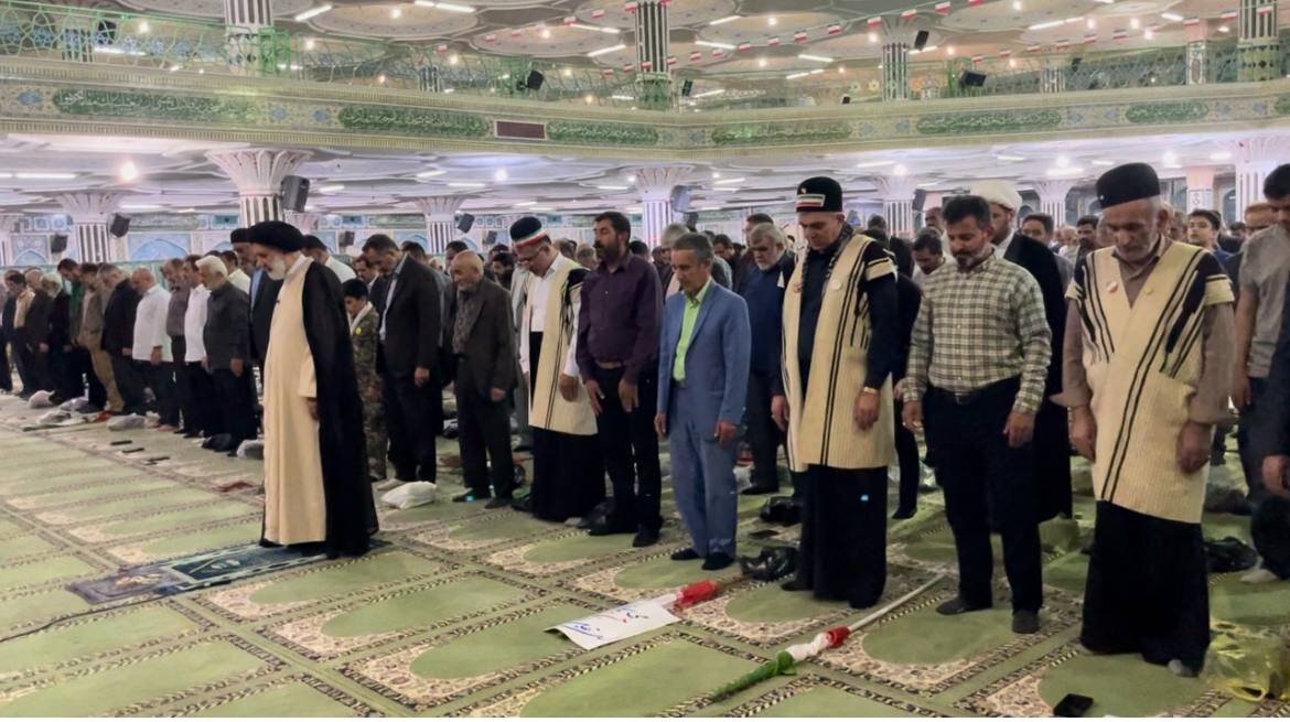 برپایی نماز استغاثه در مصلی امام خمینی(ره) شهرکرد
