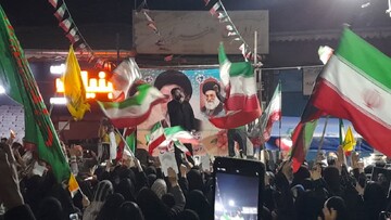 حضور دشمن شکن کلاچایی‌ها در نودمین شب بعثت مردم