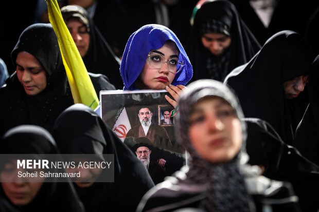 Supplication ceremony of Imam Mahdi (MGHHR) held in Tehran
