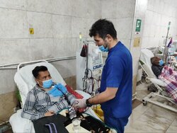 زندگی بیماران دیالیزی در گرو پرداخت هزاران میلیاردی بیمه‌ها