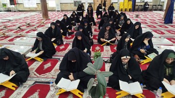 ختم قرآن به مناسبت سی و هفتمین سالگرد ارتحال امام(ره) در آستانه