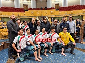 برترین‌های ورزش ایران معرفی شدند/ جایزه «ماندگار» برای فوتبال + فیلم