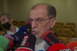 خسروی وفا: اتفاقاتی که برای تیم ملی فوتبال ایران افتاد جای تاسف دارد