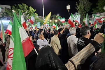 حماسه‌سازی تبریزی‌ها برای بیعت با رهبری در نود و دومین اجتماع شبانه