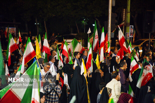 آئین اهتزاز پرچم متبرک حرم مطهر علوی در اصفهان