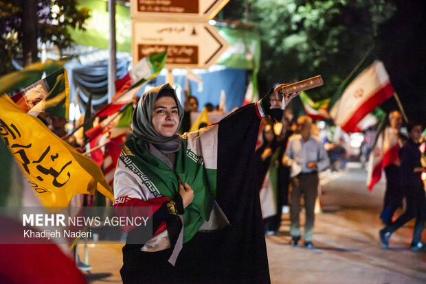 آئین اهتزاز پرچم متبرک حرم مطهر علوی در اصفهان