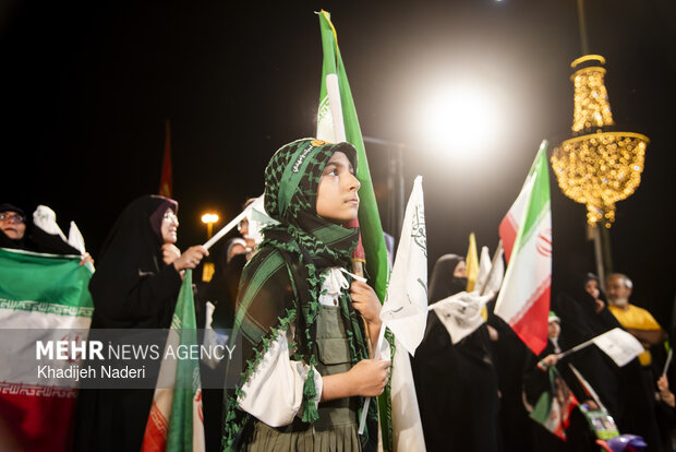 آئین اهتزاز پرچم متبرک حرم مطهر علوی در اصفهان