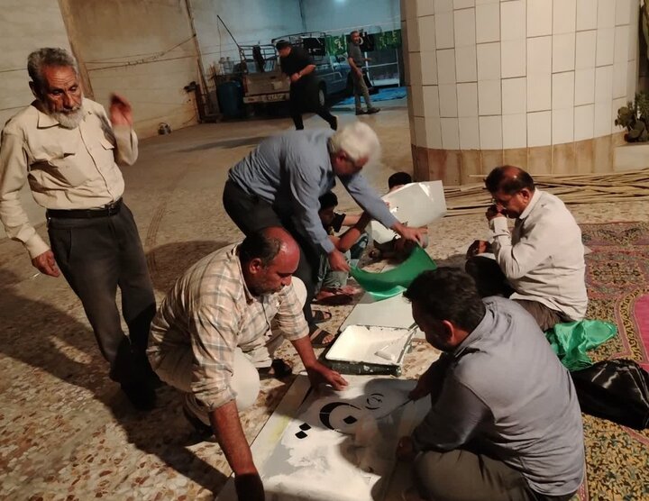مراسم سنتی پرچم‌نویسی اربعین حسینی در بخش ارم برگزار شد