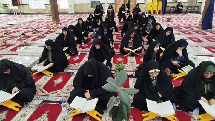 ختم قرآن به مناسبت سی و هفتمین سالگرد ارتحال امام(ره) در آستانه