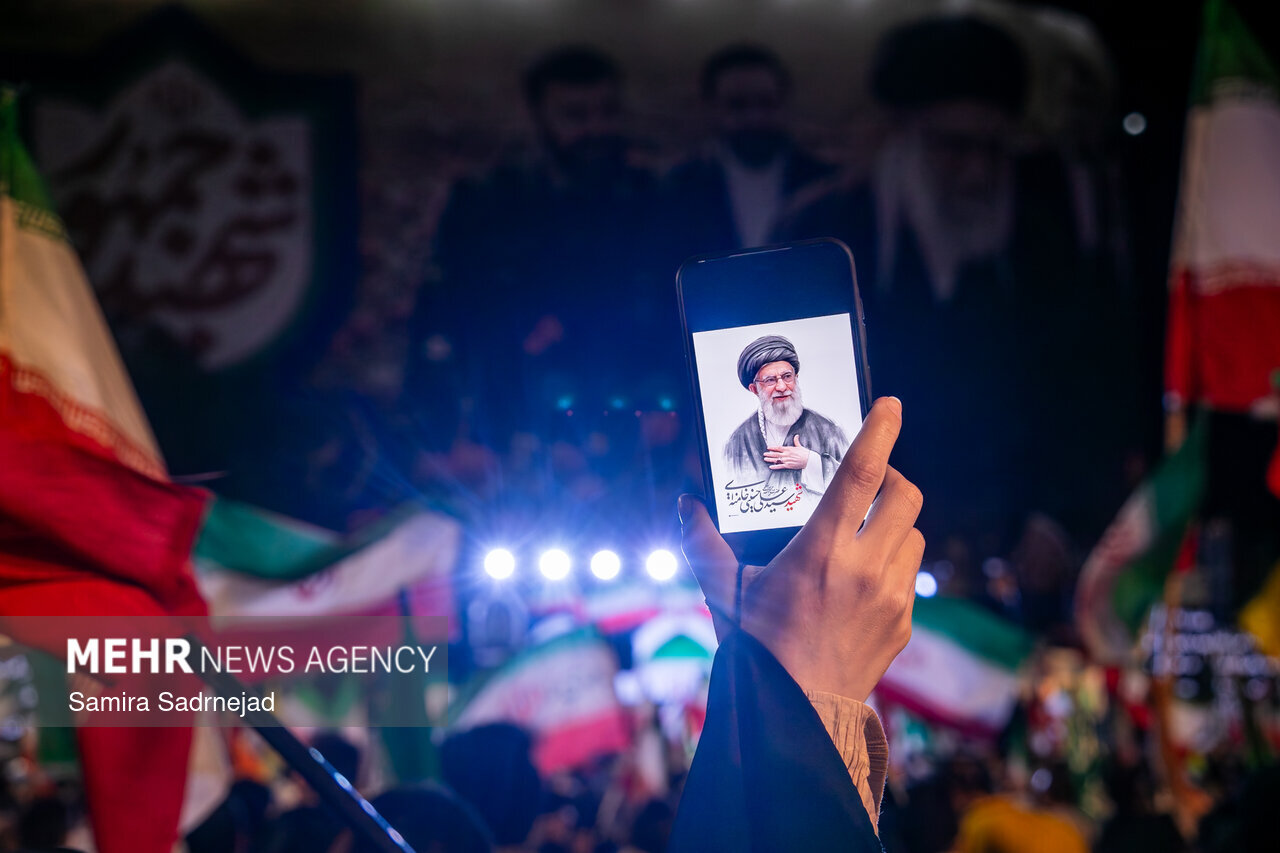 ایران تکشف عن زورق حربي متقدم جديد