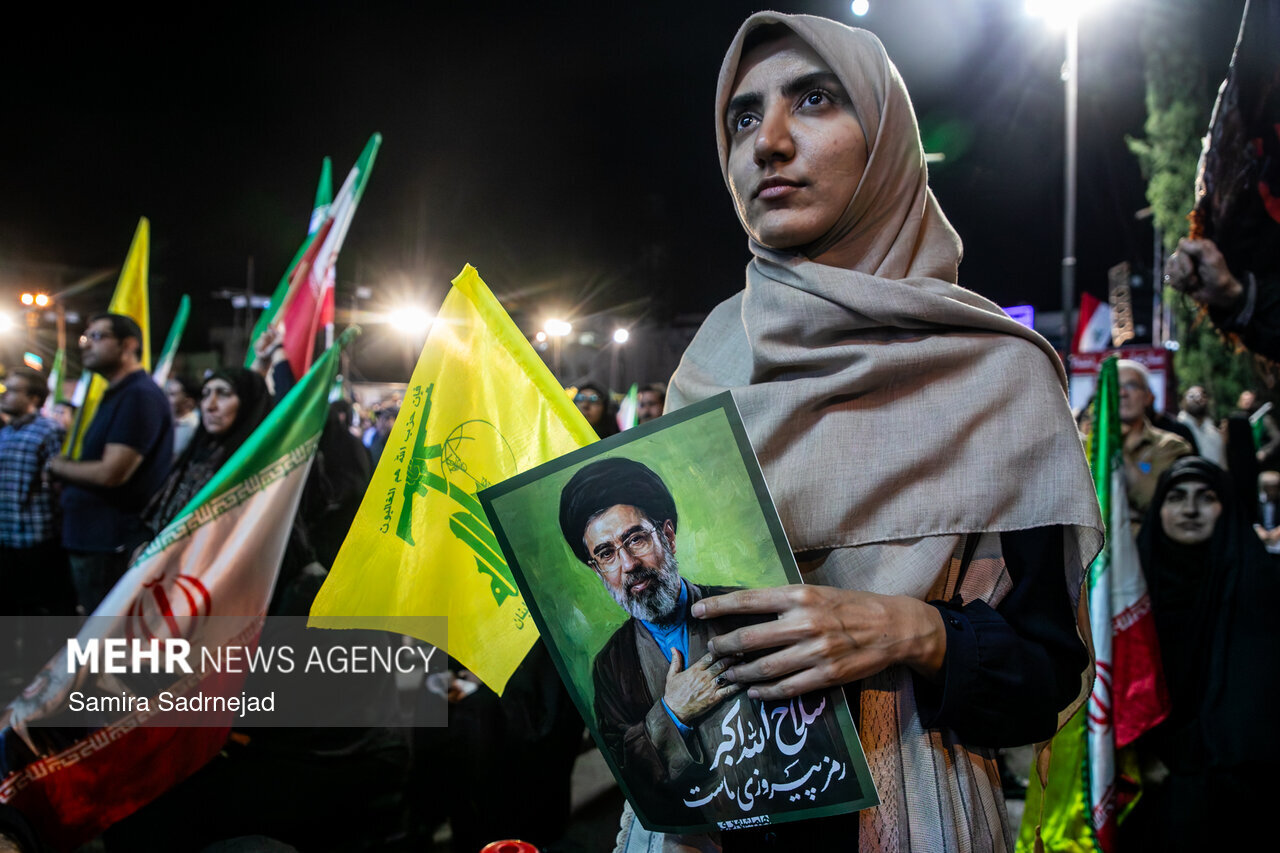 ایران تکشف عن زورق حربي متقدم جديد