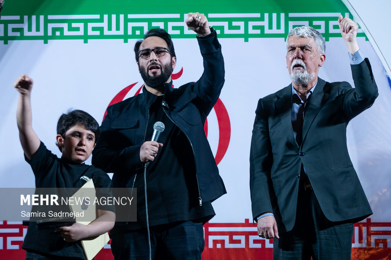 ایران تکشف عن زورق حربي متقدم جديد