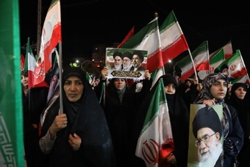 مردم آزادشهر: حمایت از رهبر تا پای جان ادامه دارد