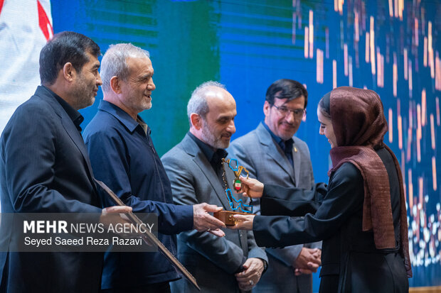 مراسم معرفی بهترین های ورزش با عنوان «قهرمان ایران»