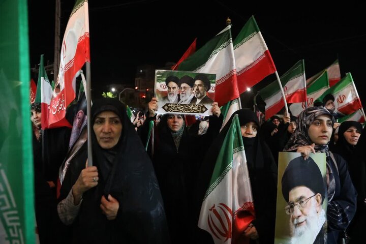 اتحاد و حضور میدانی مردم در صحنه رمز موفقیت ملت ایران است