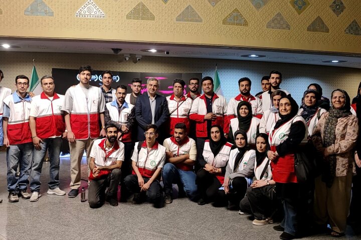 امدادگران هلال احمر مهمان ویژه تئاتر شهر شدند امدادگران هلال احمر مهمان ویژه تئاتر شهر شدند
