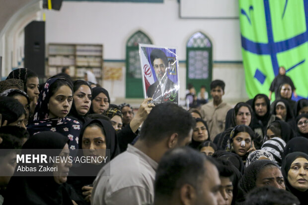 تشییع و تدفین پیکر مطهر صیاد شهید «امیرحسین سالاری» در بندرعباس