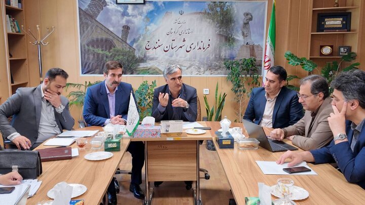 انتقاد فرماندار سنندج از کندی اجرای پروژه‌های راه روستایی
