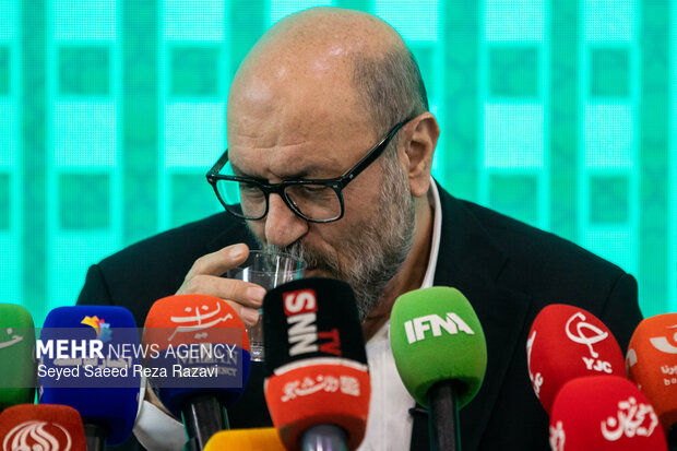 نشست خبری رئیس بنیاد مستضعفان