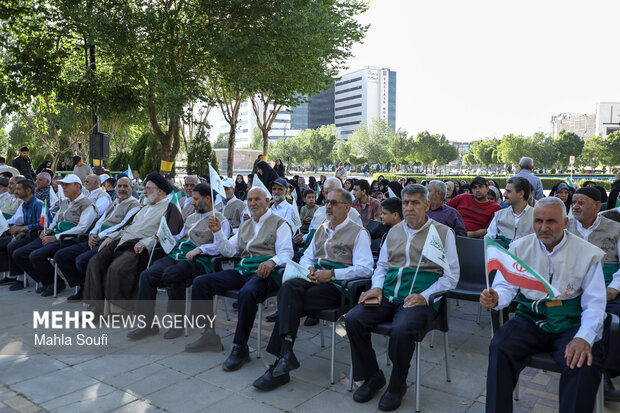 آیین اهتزاز پرچم متبرک حرم مطهر علوی در اراک