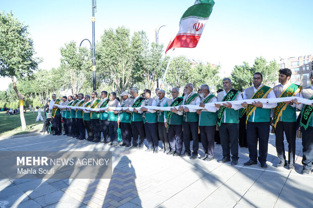 آیین اهتزاز پرچم متبرک حرم مطهر علوی در اراک