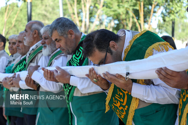 آیین اهتزاز پرچم متبرک حرم مطهر علوی در اراک