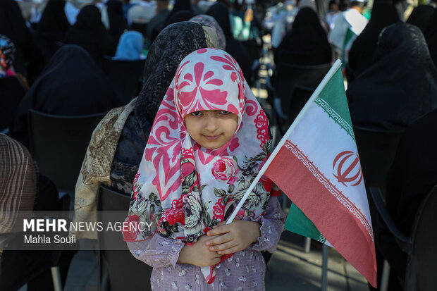 آیین اهتزاز پرچم متبرک حرم مطهر علوی در اراک