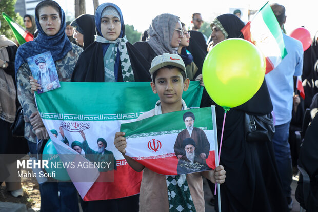 آیین اهتزاز پرچم متبرک حرم مطهر علوی در اراک