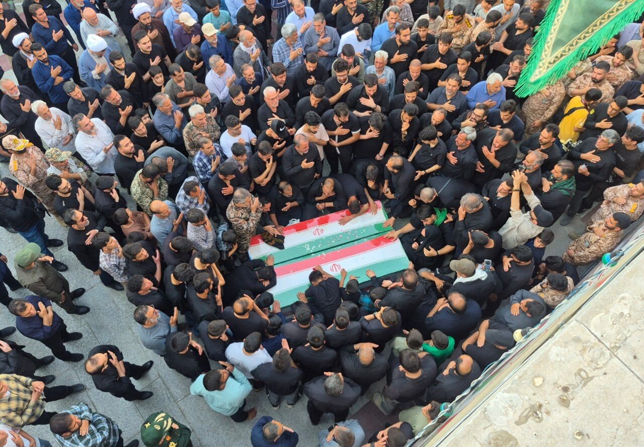 مطهر،شهدا،پيكرهاي،تشييع،پيكر،قم،مقدس،شهيد،مراسم،حضور