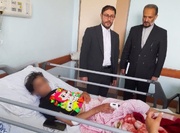 دادستان سنندج از دختران آسیب‌دیده پرونده کودک‌آزاری عیادت کرد