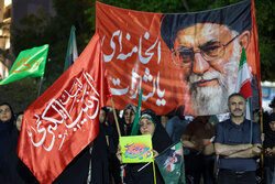 طنین فریاد «حیدر حیدر» در تجمع شبانه مردم ولایی سلماس