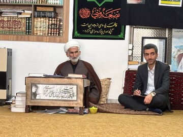 غدیر باید زنده و پررنگ در جامعه باقی بماند