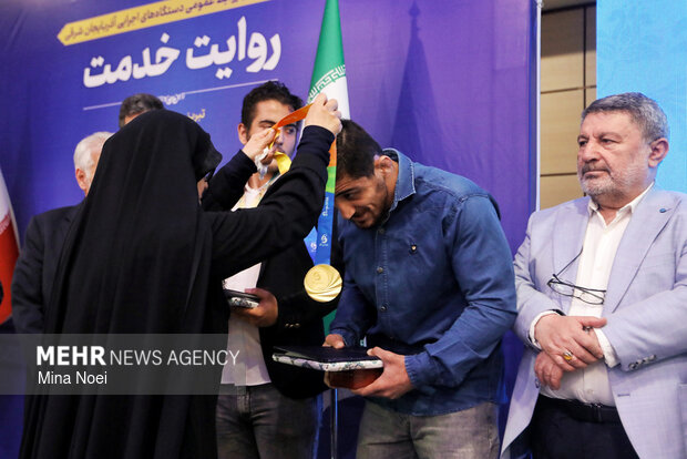 همایش «روایت خدمت» با حضور رئیس شورای اطلاع‌رسانی دولت در تبریز