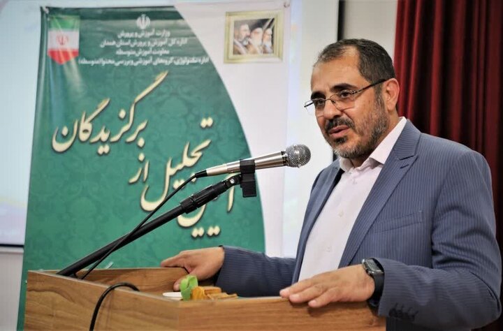 جشنواره‌های نوآوری در فرایند آموزش فرصتی برای تبادل ایده معلمان است
